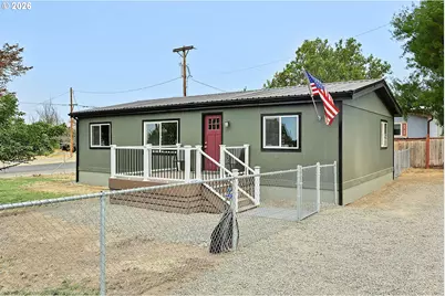 301 E Court St, Condon, OR 97823 - Photo 1