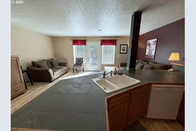 1027 Wasco St, Hood River, OR 97031 - Photo 4