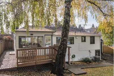 1323 SW Carson St, Portland, OR 97219 - Photo 30