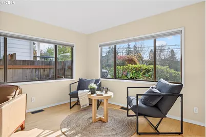 1323 SW Carson St, Portland, OR 97219 - Photo 10