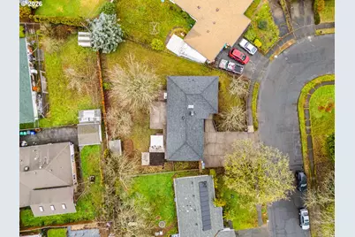 19765 NE Everett Ln, Portland, OR 97230 - Photo 20