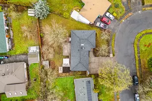 19765 NE Everett Ln, Portland, OR 97230 - Photo 20