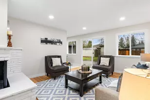 19765 NE Everett Ln, Portland, OR 97230 - Photo 8