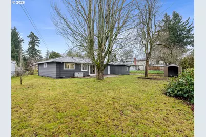 19765 NE Everett Ln, Portland, OR 97230 - Photo 18