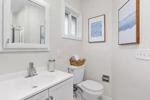 19765 NE Everett Ln, Portland, OR 97230 - Photo 10