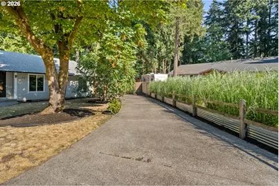 4724 Lamont Ct, Lake Oswego, OR 97035 - Photo 4