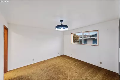 3123 Oak St, North Bend, OR 97459 - Photo 18