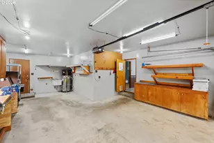 3123 Oak St, North Bend, OR 97459 - Photo 28