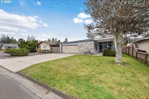 3123 Oak St, North Bend, OR 97459 - Photo 2