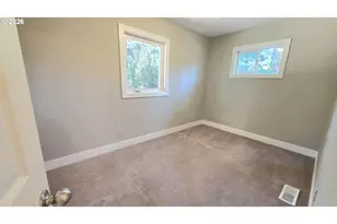 13001 SE Claybourne St, Portland, OR 97236 - Photo 10