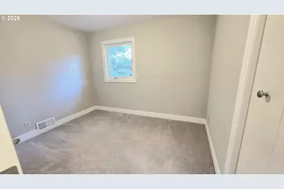 13001 SE Claybourne St, Portland, OR 97236 - Photo 4