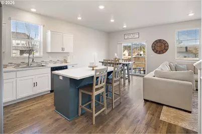 2483 30th Pl, Springfield, OR 97477 - Photo 2