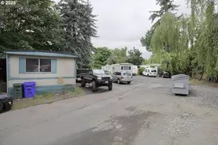 8205 SE Harney St, Portland, OR 97266 - Photo 6