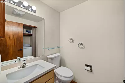 246 Woodridge Dr, Eugene, OR 97405 - Photo 10