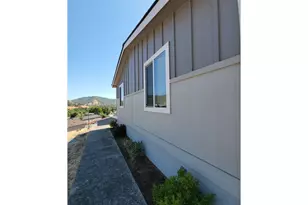 220 Deschutes Ln, Roseburg, OR 97471 - Photo 6
