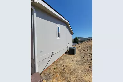 220 Deschutes Ln, Roseburg, OR 97471 - Photo 4
