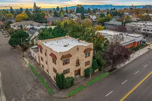 2634 NE Broadway St, Portland, OR 97232 - Photo 2