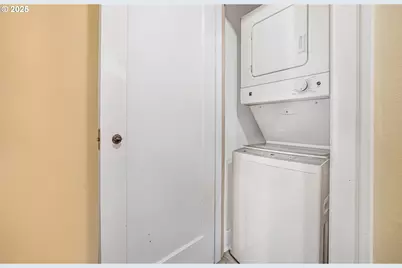 2634 NE Broadway St, Portland, OR 97232 - Photo 20