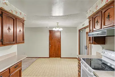 115 Grant St, Silverton, OR 97381 - Photo 16