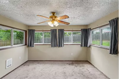 115 Grant St, Silverton, OR 97381 - Photo 18