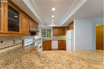 2340 Kelso Dr, Kelso, WA 98626 - Photo 6