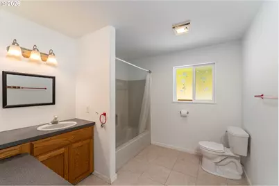 2340 Kelso Dr, Kelso, WA 98626 - Photo 14