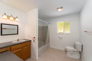 2340 Kelso Dr, Kelso, WA 98626 - Photo 14