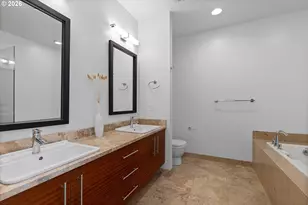 1728 NW Riverscape St, Portland, OR 97209 - Photo 22