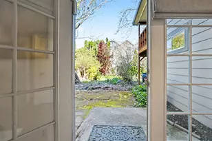 907 SW Halsey St, Troutdale, OR 97060 - Photo 34