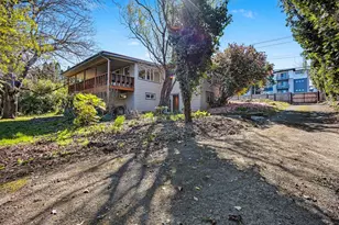 907 SW Halsey St, Troutdale, OR 97060 - Photo 44