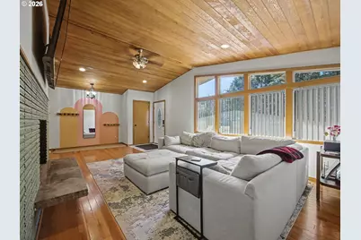 907 SW Halsey St, Troutdale, OR 97060 - Photo 8