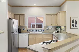 1012 NE Multnomah Dr, Fairview, OR 97024 - Photo 12