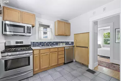 7464 SW 53rd Ave, Portland, OR 97219 - Photo 12