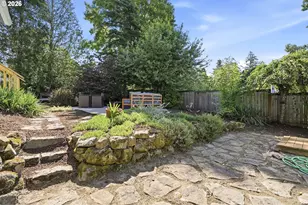 7464 SW 53rd Ave, Portland, OR 97219 - Photo 20