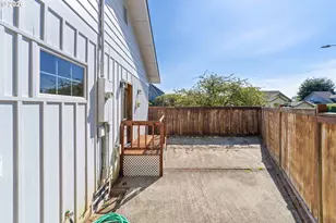 655 S 12th Ct, Coos Bay, OR 97420 - Photo 44