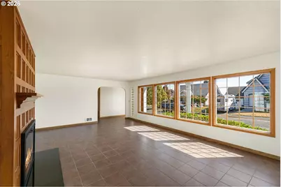 655 S 12th Ct, Coos Bay, OR 97420 - Photo 32