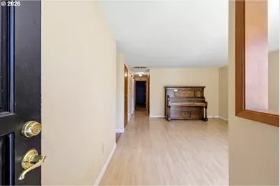 6145 SE Grant St, Portland, OR 97215 - Photo 4