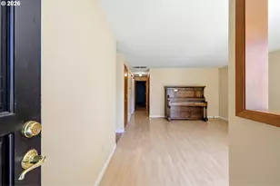 6145 SE Grant St, Portland, OR 97215 - Photo 4