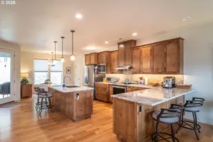 1926 NW Warewood Terrace Ct, Roseburg, OR 97471 - Photo 2
