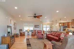 1926 NW Warewood Terrace Ct, Roseburg, OR 97471 - Photo 10