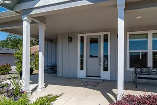 1926 NW Warewood Terrace Ct, Roseburg, OR 97471 - Photo 8
