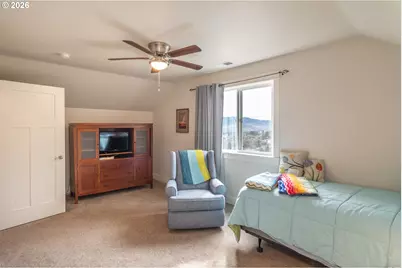 1926 NW Warewood Terrace Ct, Roseburg, OR 97471 - Photo 32