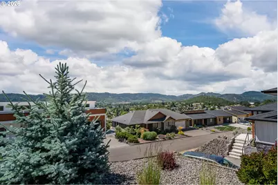 1926 NW Warewood Terrace Ct, Roseburg, OR 97471 - Photo 6