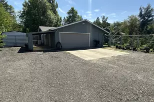 159 Fawn Dr, Roseburg, OR 97470 - Photo 2