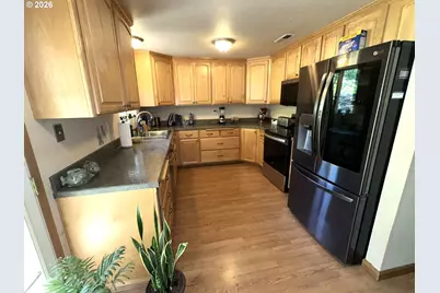 159 Fawn Dr, Roseburg, OR 97470 - Photo 8