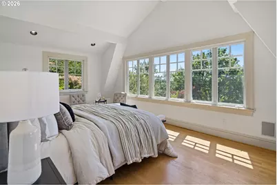 11605 S Elysium Pl, Portland, OR 97219 - Photo 24