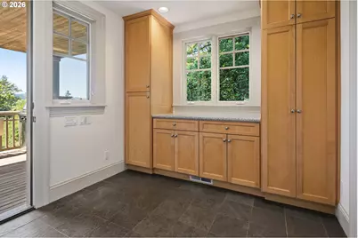 11605 S Elysium Pl, Portland, OR 97219 - Photo 18