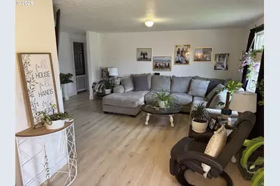 783 SW Sheila St, Dallas, OR 97338 - Photo 4