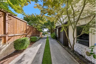 2520 SE Ellsworth Rd, Vancouver, WA 98664 - Photo 4