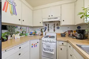 5104 E St, Springfield, OR 97478 - Photo 10